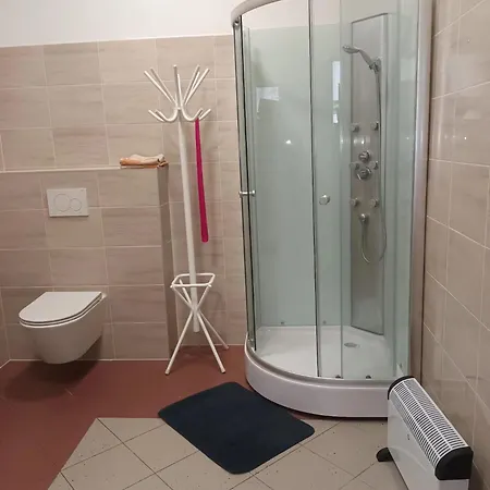 V Zahradni * Nový Bor