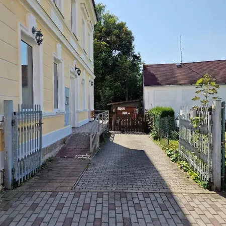 V Zahradni * Nový Bor